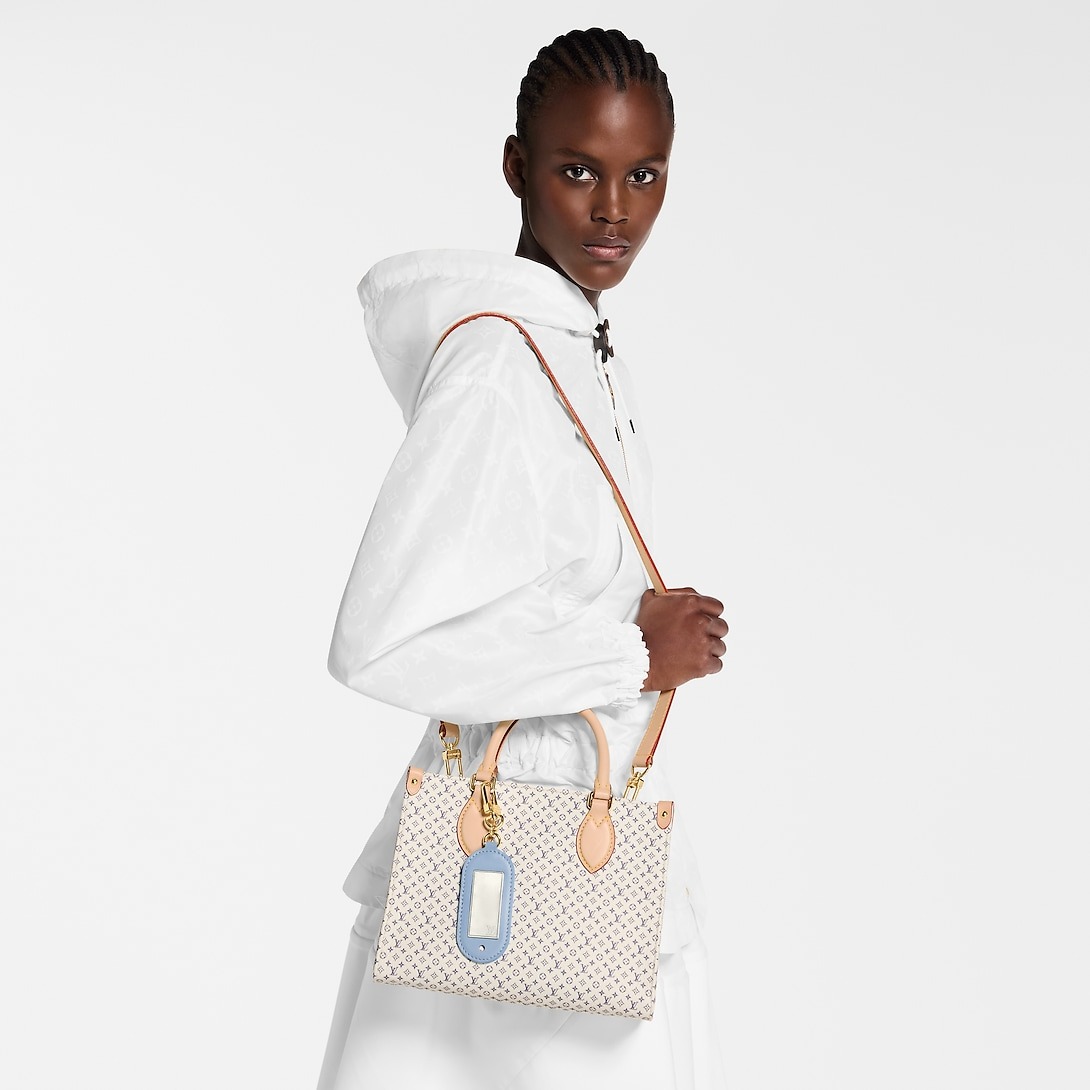 L0vis Vvtt0n OnTheGo PM Azure Blue/Sand For Women 9.8in/25cm M15138