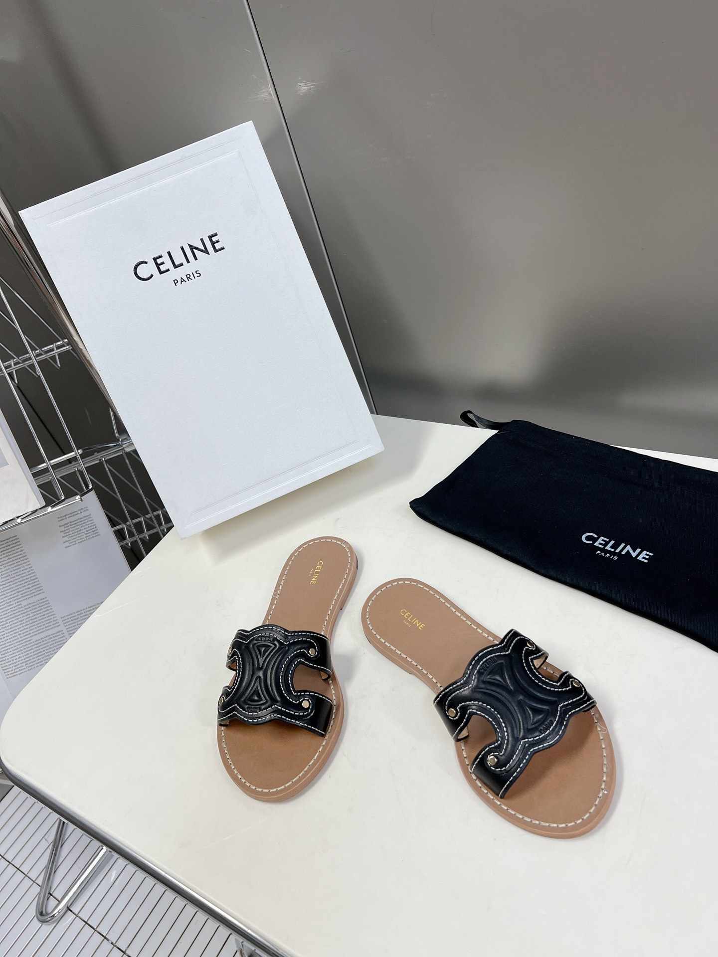 Ce1i*e Triomphe Mule Black For Women 352413767C.38NO