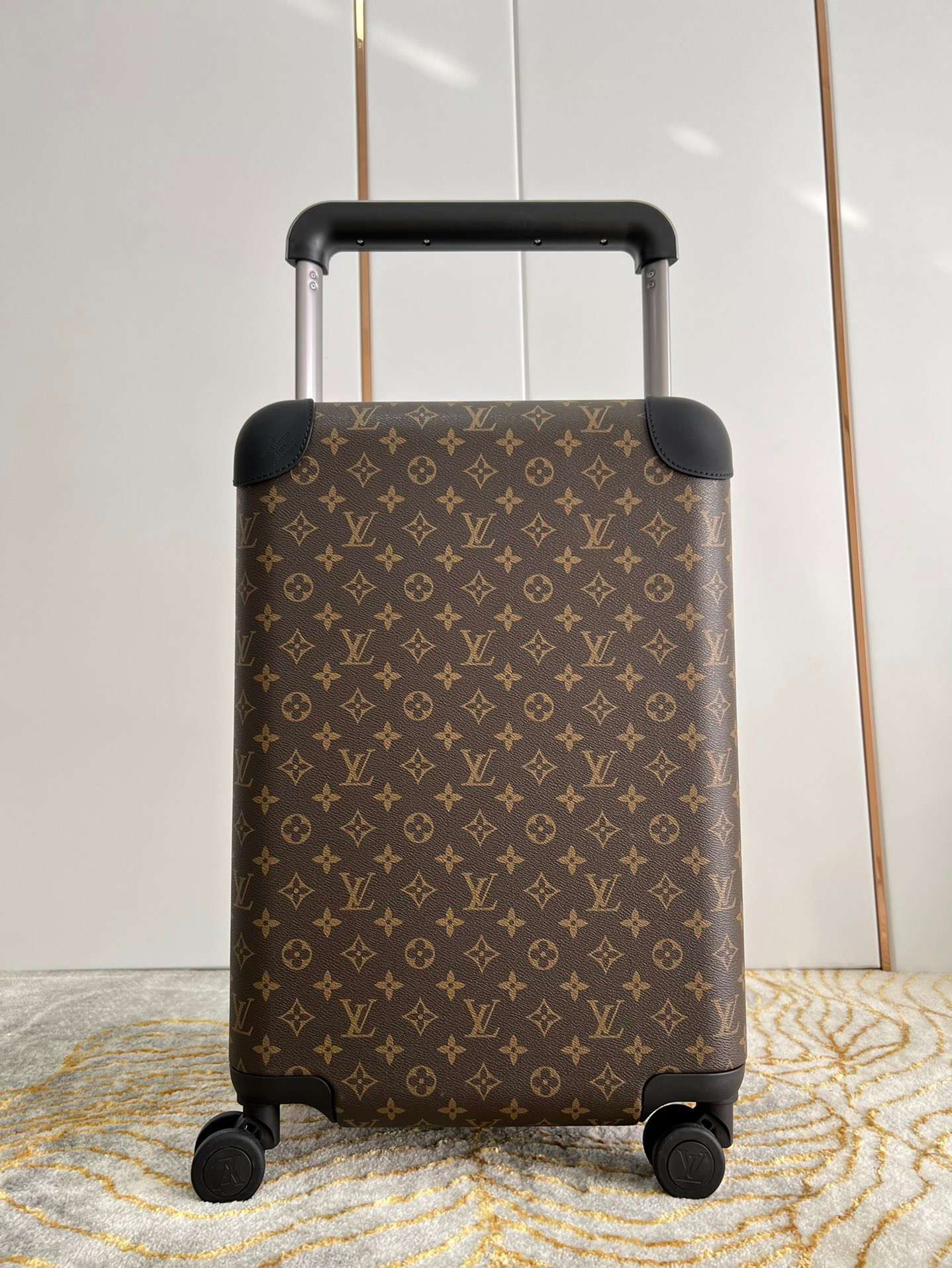 L0vis Vvtt0n Horizon 55 Brown 21.7in/55cm