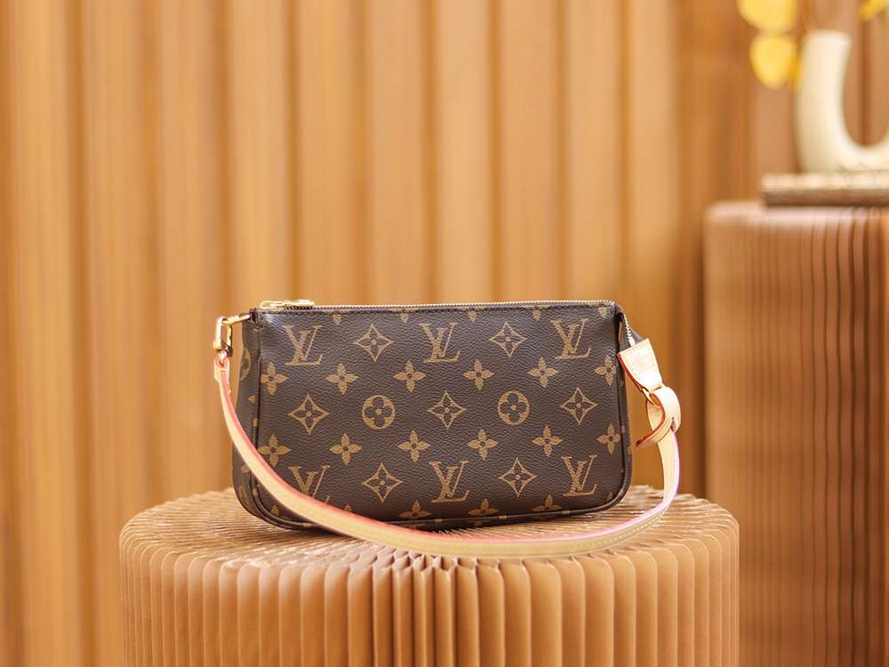 L0vis Vvtt0n Pochette Accessoires Brown For Women 23.5cm / 9.3in M40712