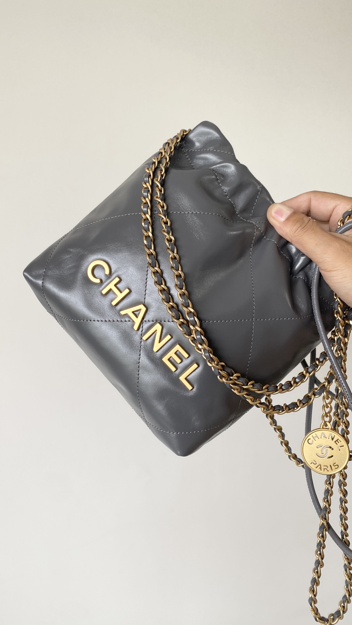 [True-to-ORIGINAL] Ch**el 22 Mini Bag Gold Tone Grey For Women 7,1in/18cm