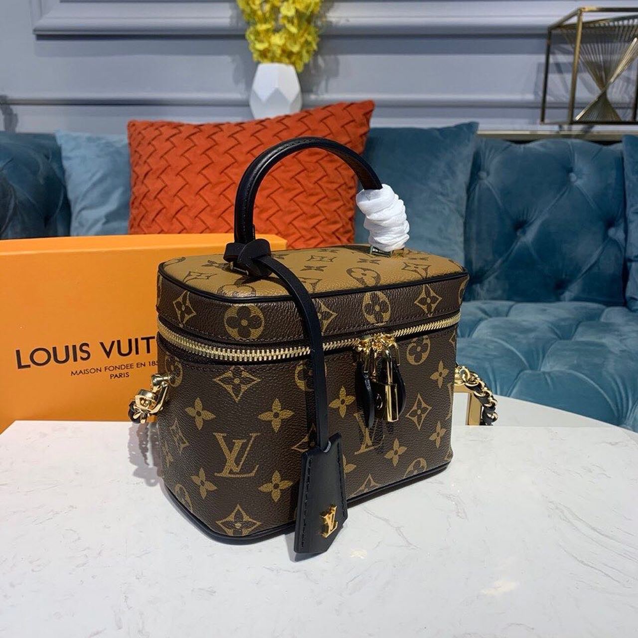 L0vis Vvtt0n Vanity PM Monogram And Monogram Reverse Canvas By Nicolas Ghesquiere For Women, Women’s Handbags, Shoulder And Crossbody Bags 7.5in/19cm LV M45165