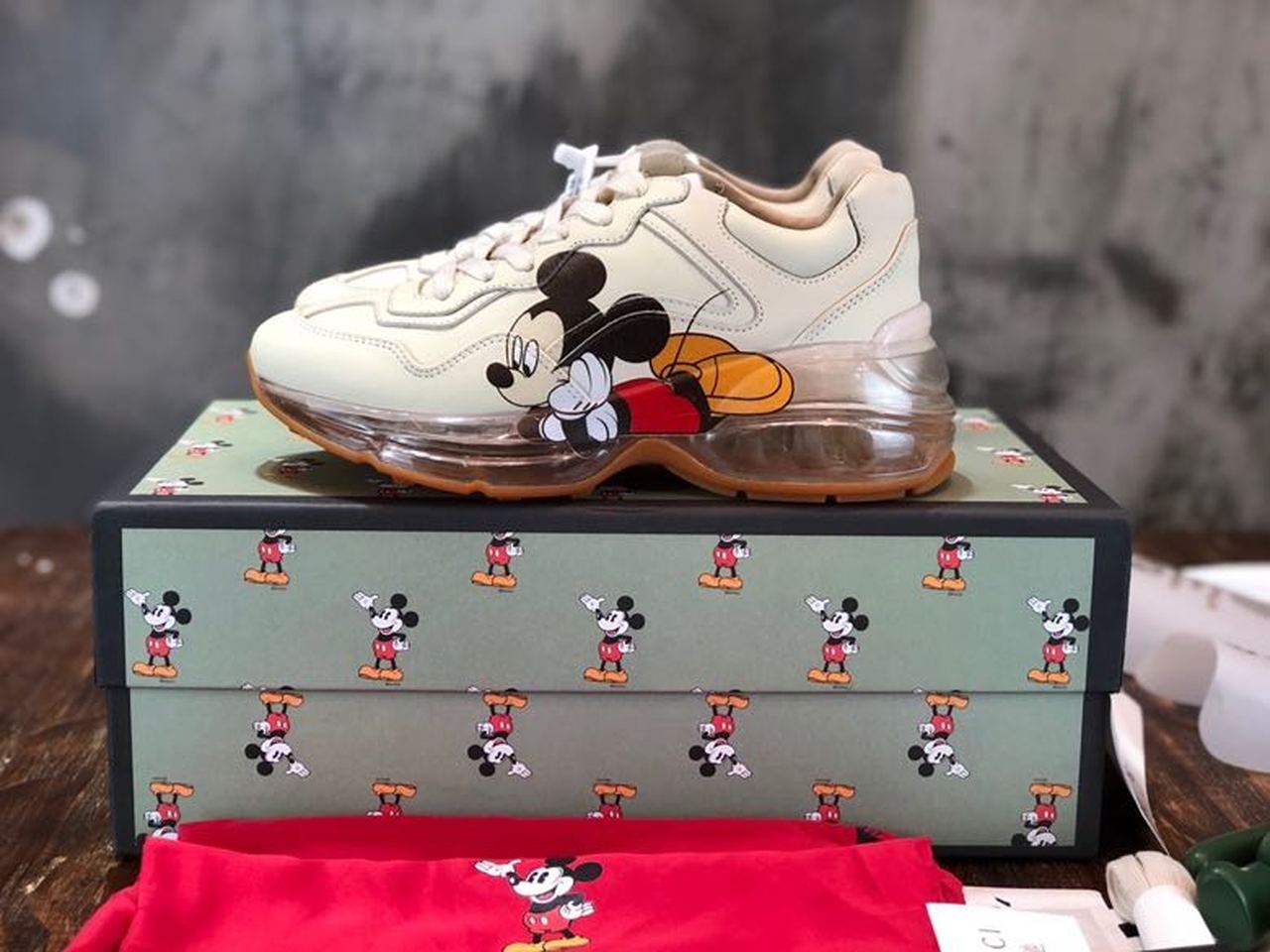 Gvc*1 x Disney Mickey Rhyton Dad Transparent Sole Sneakers White For Women GG