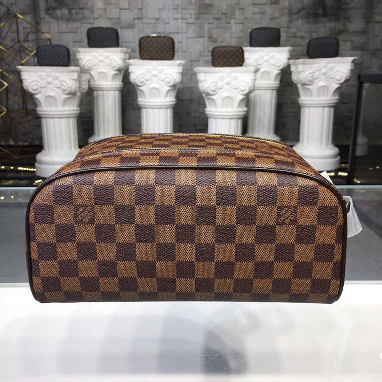 L0vis Vvtt0n King Size Toiletry Damier Ebene Canvas, Travel Bags 11in/28cm LV N47527