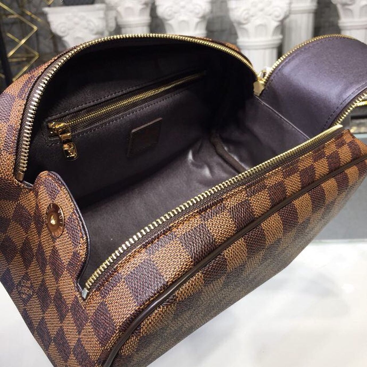 L0vis Vvtt0n King Size Toiletry Damier Ebene Canvas, Travel Bags 11in/28cm LV N47527