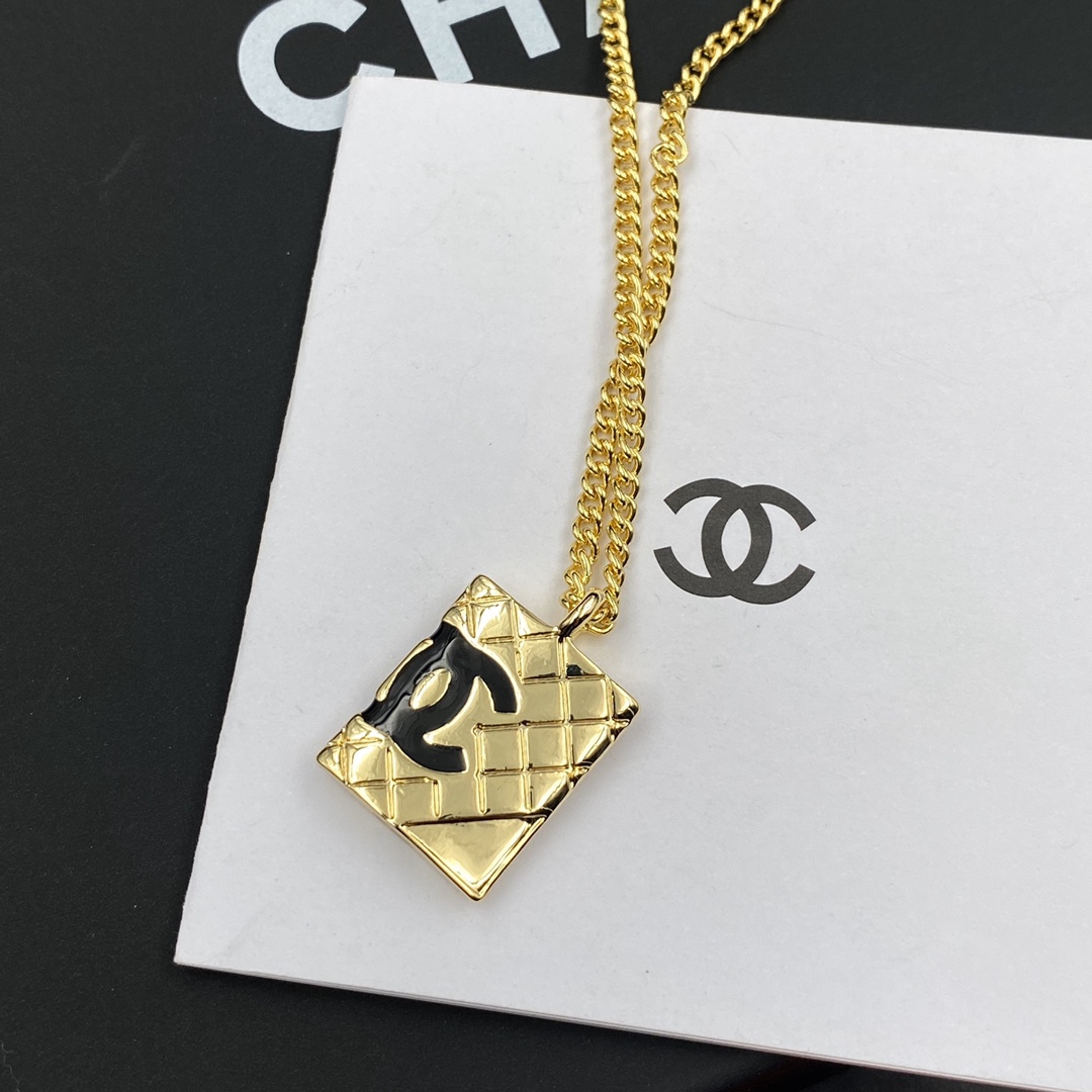 Ch**el Necklace