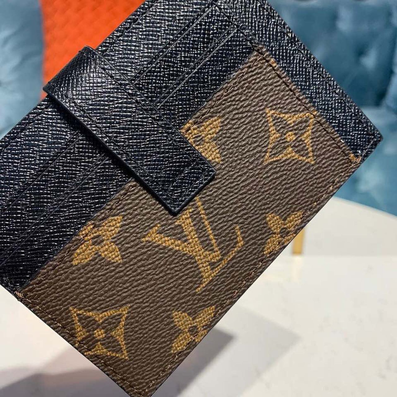 L0vis Vvtt0n Wallet