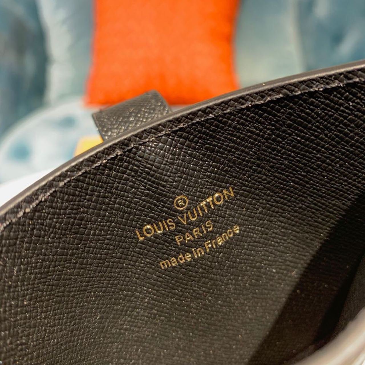 L0vis Vvtt0n Wallet
