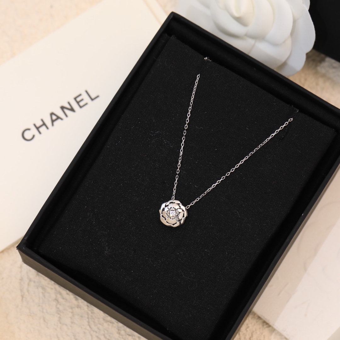 Ch**el Necklace