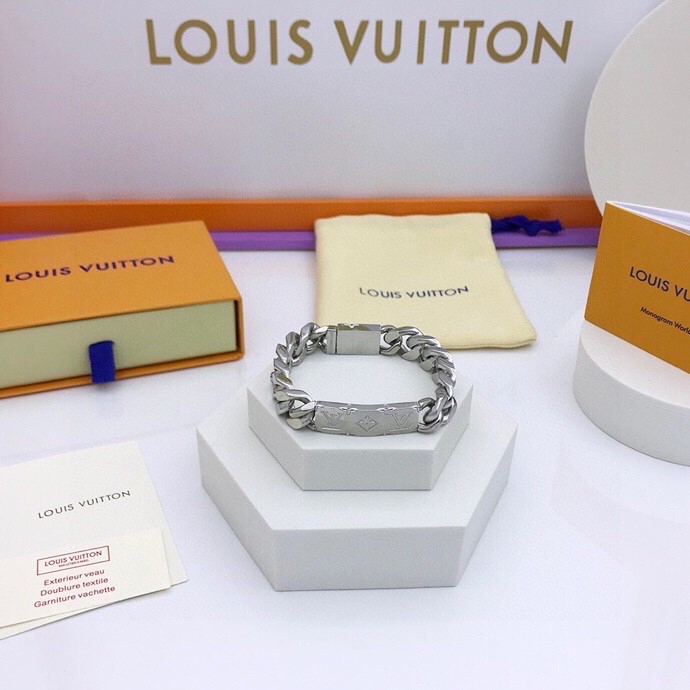 L0vis Vvtt0n Jewelry