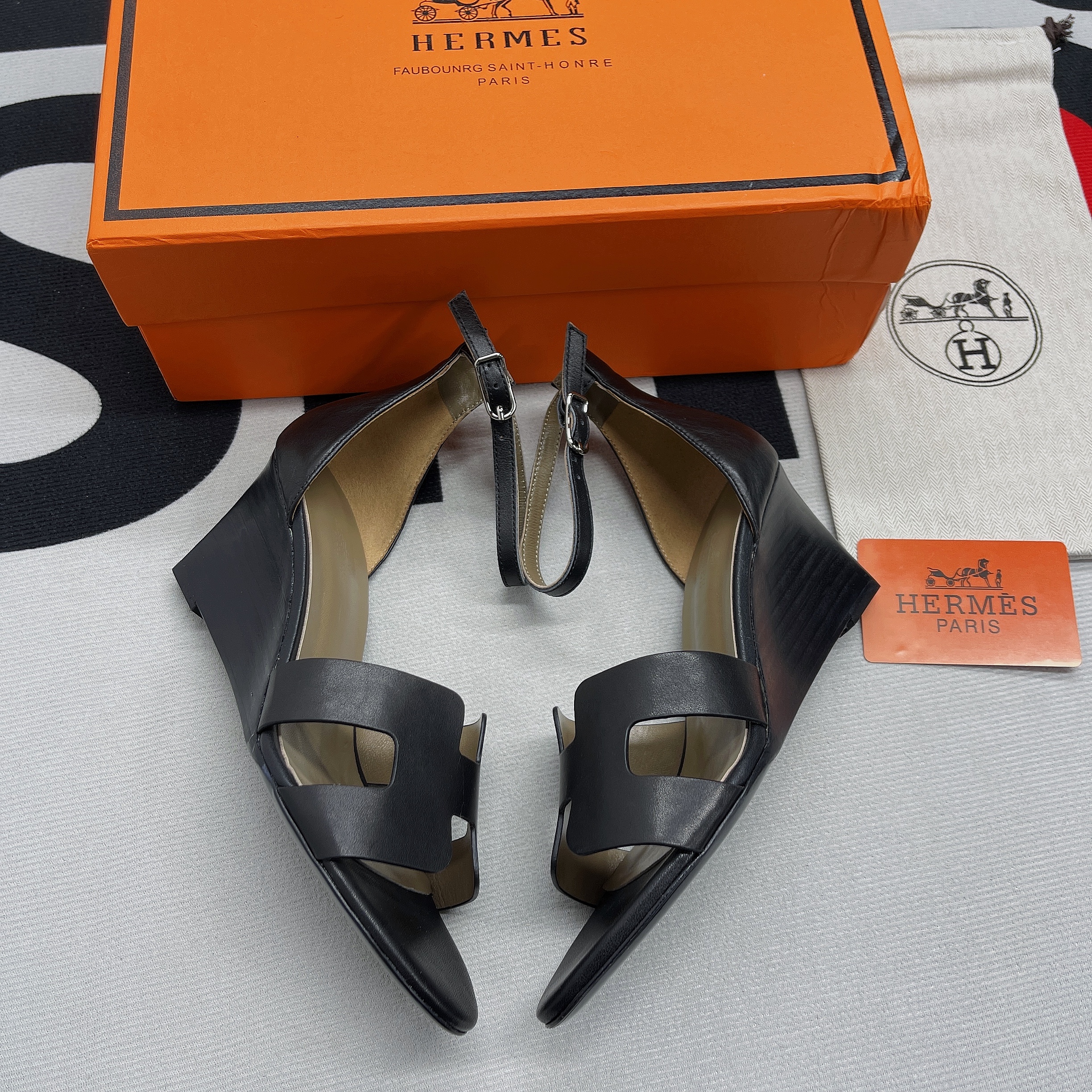 H**me5 Legend Sandals Calfskin Leather Spring/Summer Collection Noir