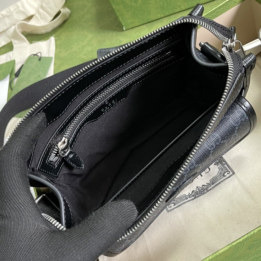 Gvc*1 Messenger Bag With Interlocking G Black Svp*me Canvas For Men 8in/21cm 674164 92THN 1000