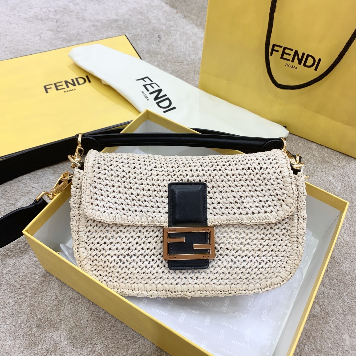 F**di Baguette Woven Straw Black For Women, Women’s Handbags, Shoulder And Crossbody Bags 10.2in/26cm FF
