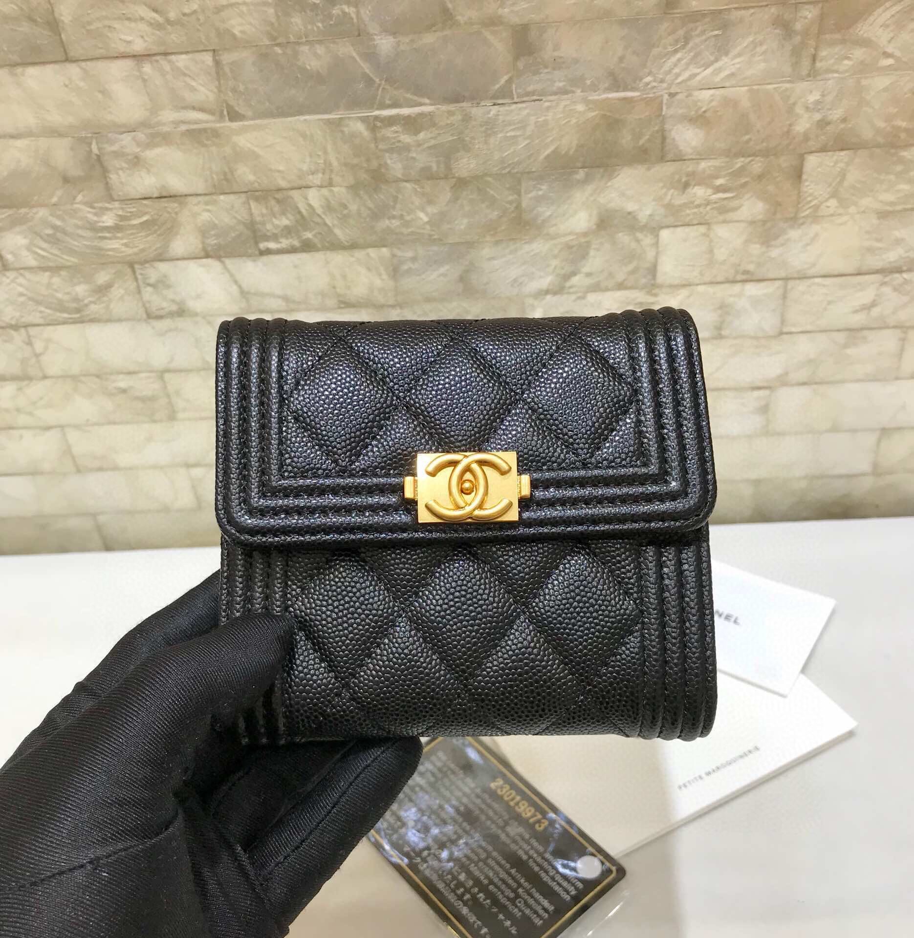 Ch**el CO-CO Flap Card Holder Wallet 11.5cm/7.4in Gold Hardware For Women Black