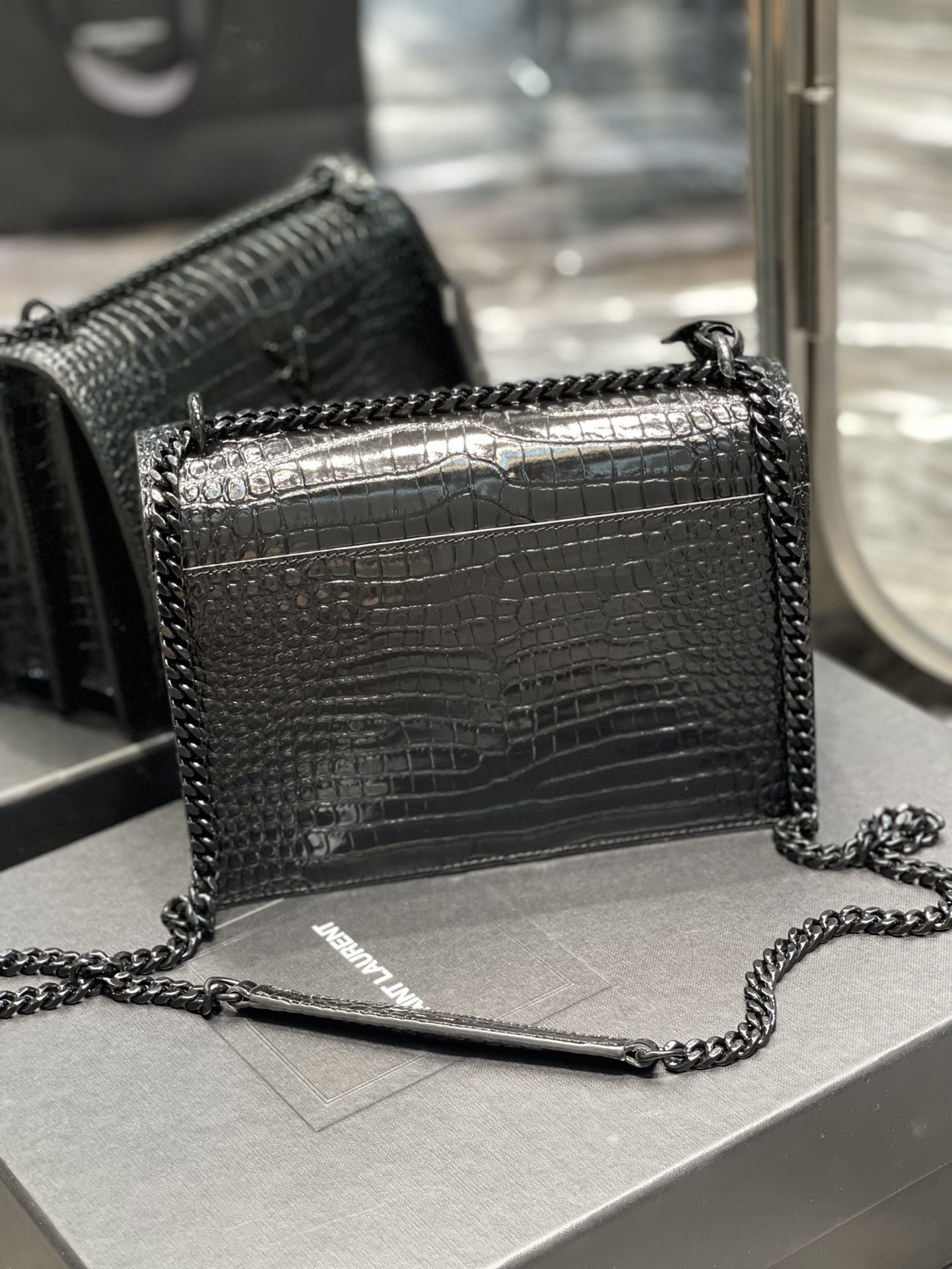 Sa1nt Lau*nt Sunset Medium Chain Bag Black For Women 8.6in/22cm Y51 442906DND0U1000