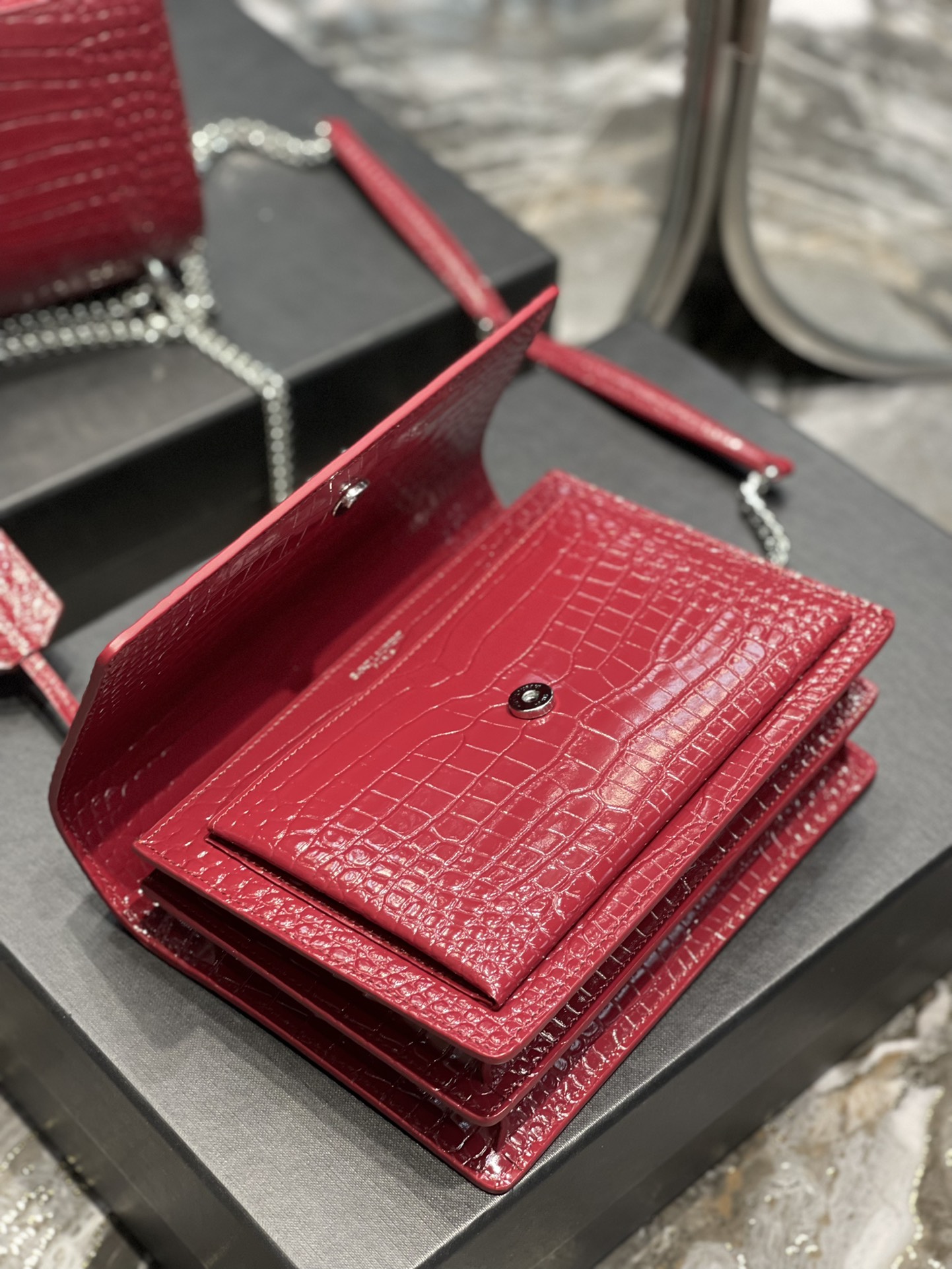 Sa1nt Lau*nt Sunset Medium Chain Bag Red For Women 8.6in/22cm Y51