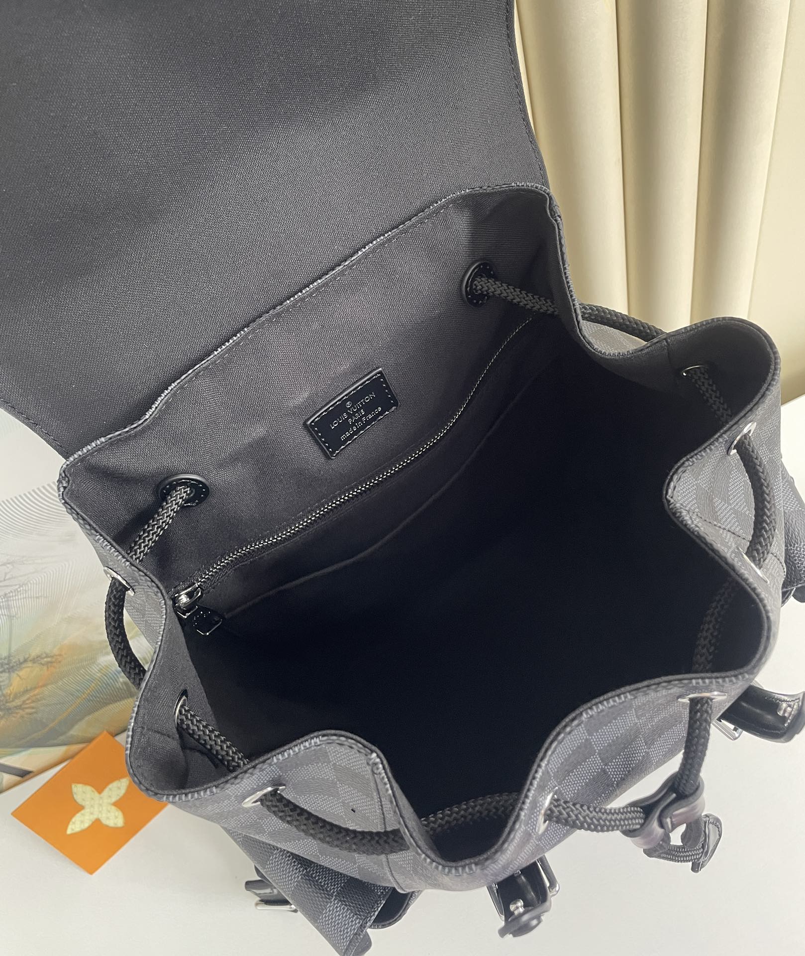 L0vis Vvtt0n Christopher PM Damier Graphite For Men, Men’s Bags, Men’s Backpack 17.3in/44cm LV N41379