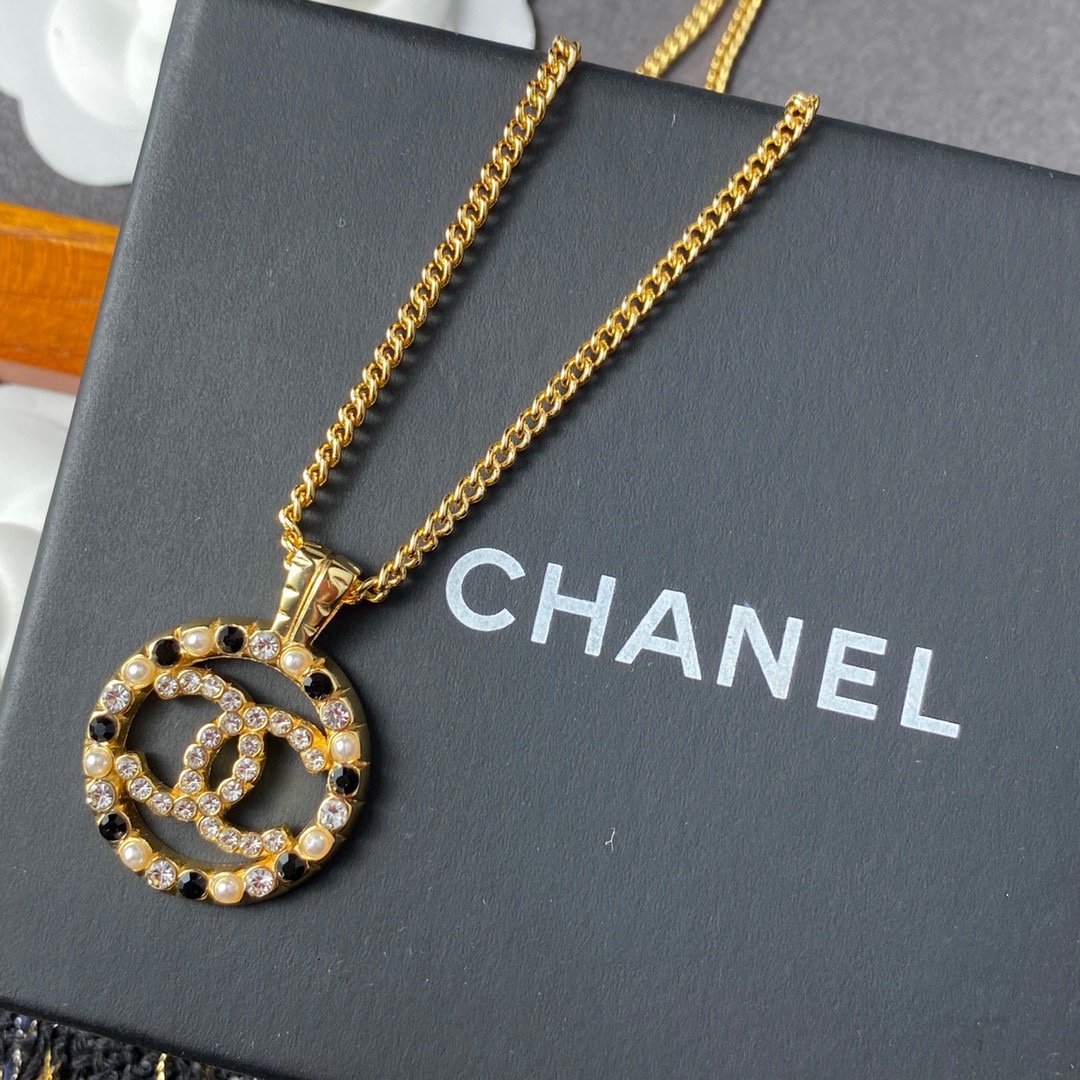 Ch**el Necklace