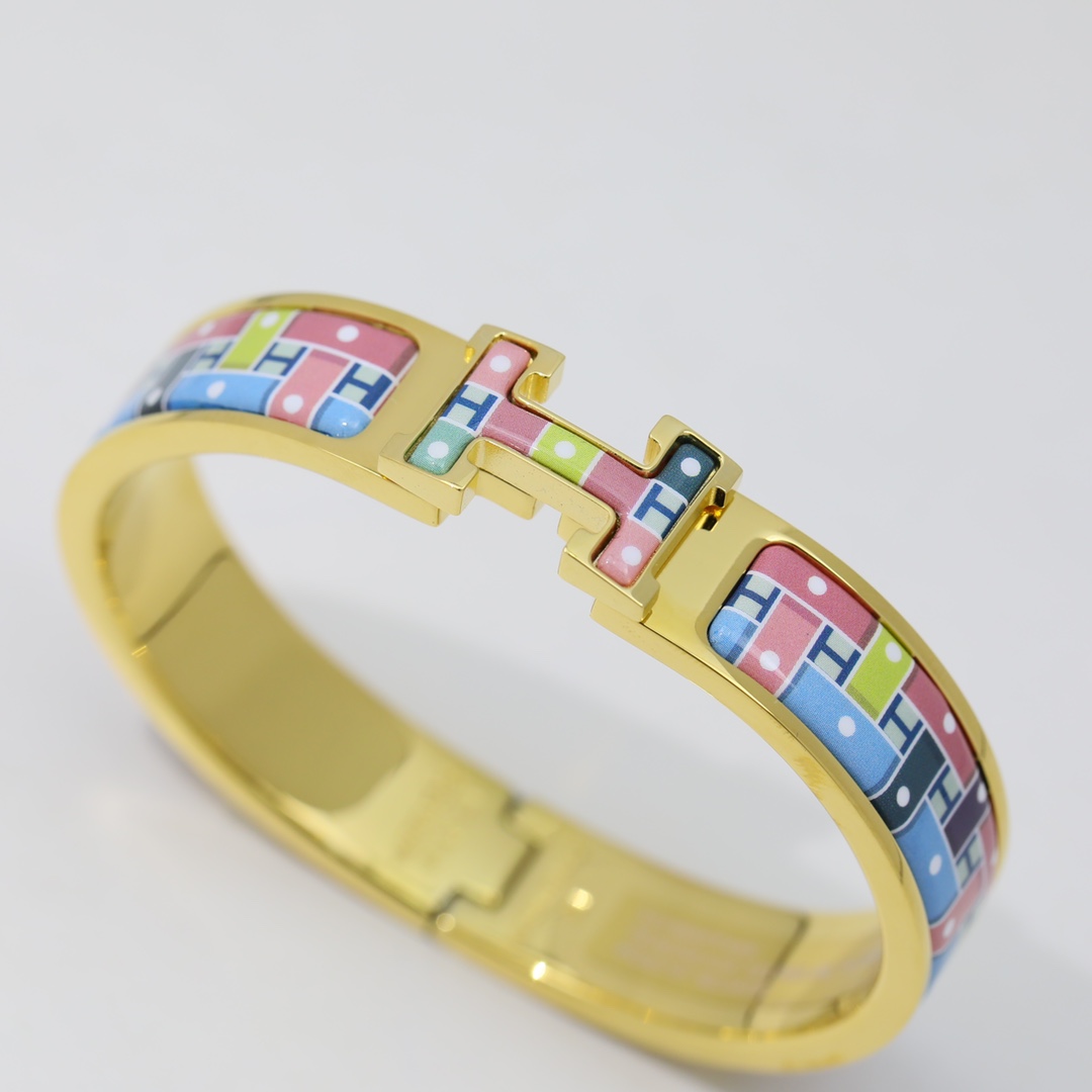 H**me5 Bracelet