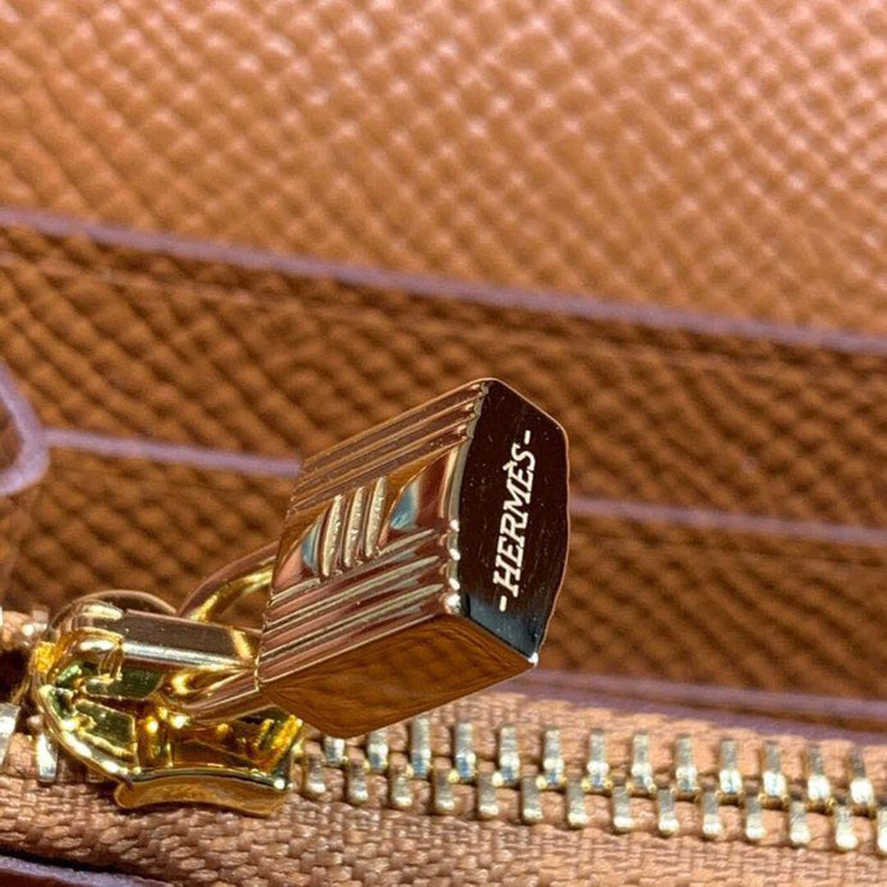 H**me5 Kelly Wallet To Go Woc Brown With Gold Toned Hardware Bag For Women 8.2in/21cm