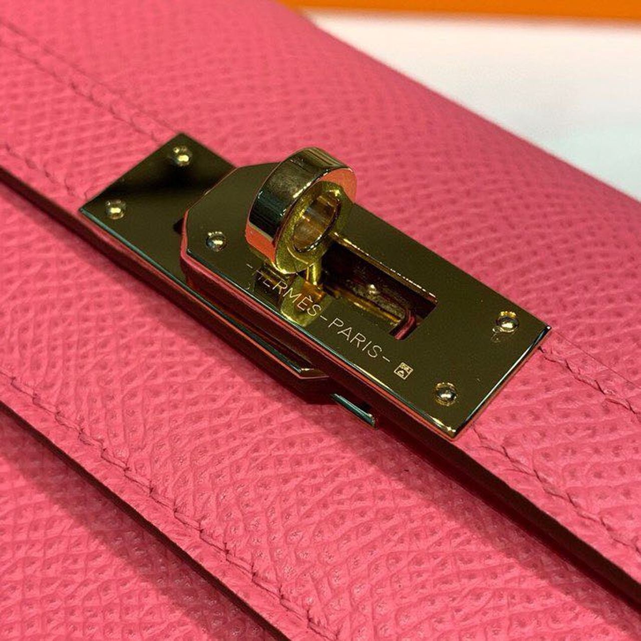 H**me5 Kelly Wallet To Go Woc Pink With Gold Toned Hardware Bag For Women 8.2in/21cm