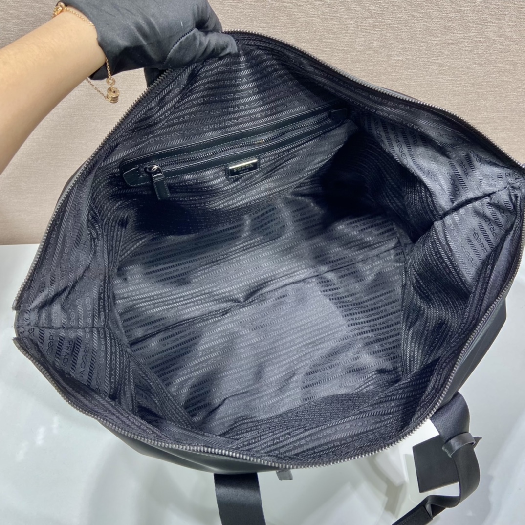 Pra*a Re-Nylon And Saffiano Duffle Bag Black 17.5in/45cm 2VC796_2DMH_F0002_V_OOO