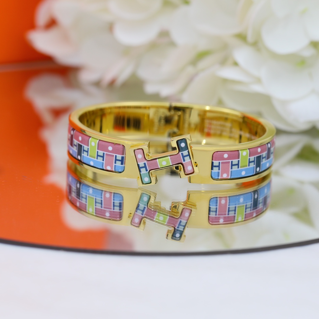 H**me5 Bracelet