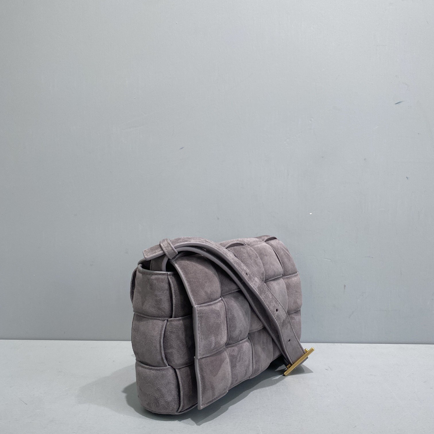 B0tt*ga Ven*ta Padded Cassette Gray, For Women, Women’s Bags 10.2in/26cm