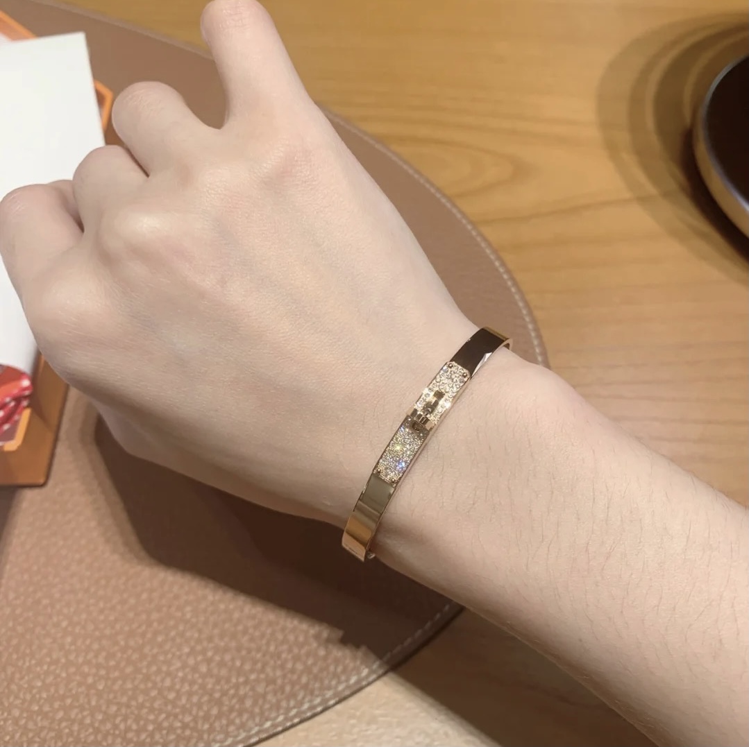 H**me5 Bracelet
