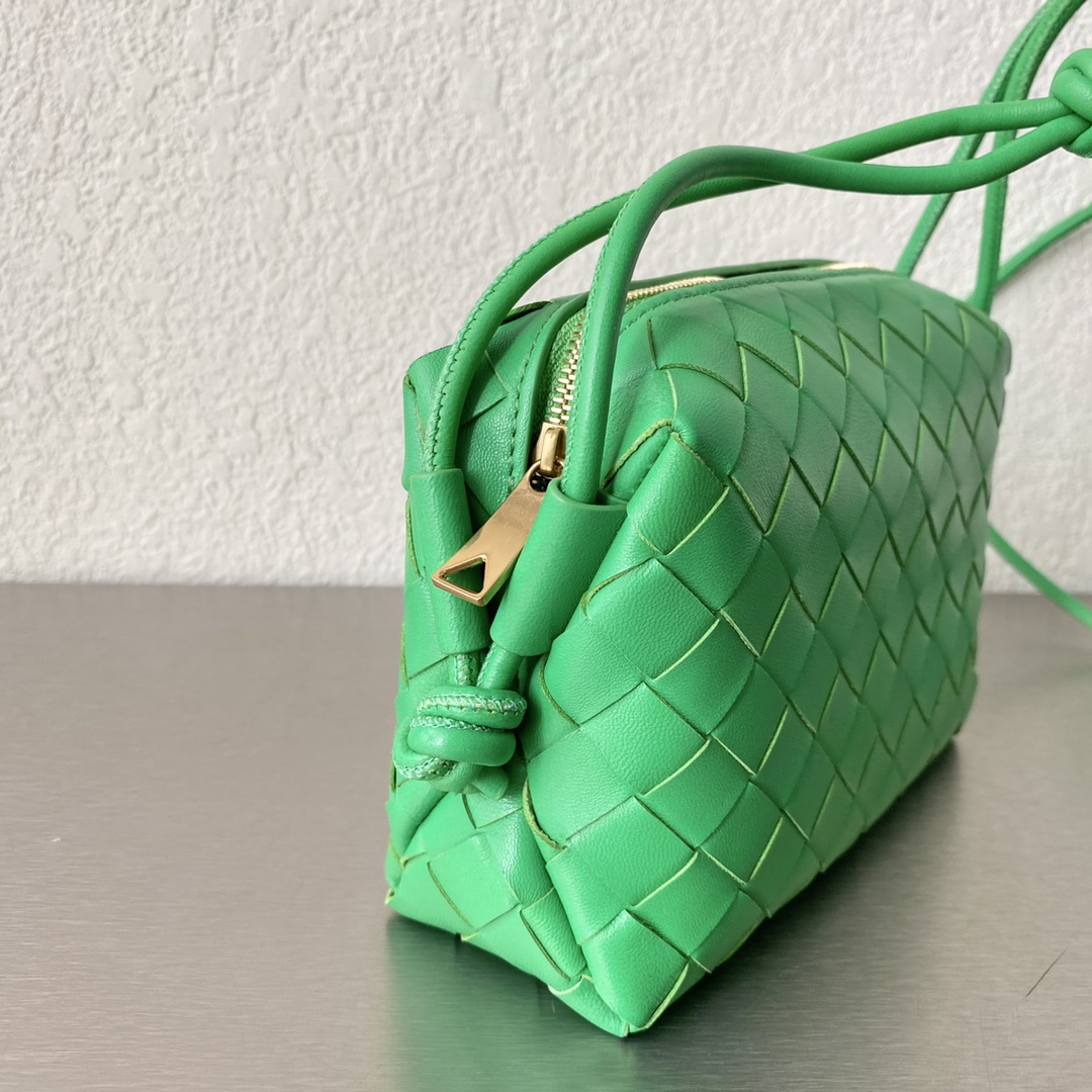 B0tt*ga Ven*ta Mini Loop Camera Bag Green, For Women, Women’s Bags 6.7in/17cm 680254V1G113722