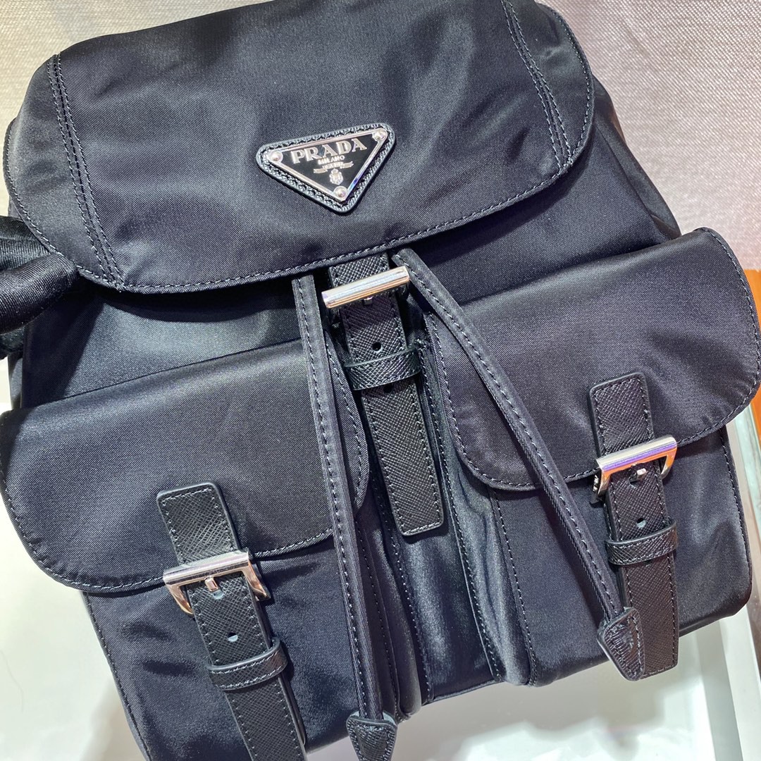 Pra*a Small Re-Nylon Backpack Black For Women, Women’s Bags 11in/28cm 1BZ677_RV44_F0002_V_OOO