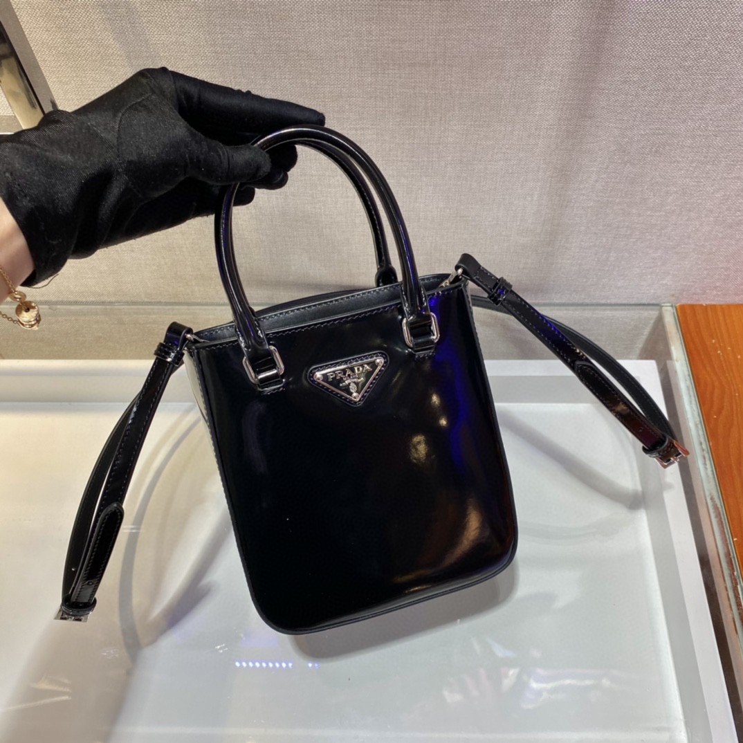 Pra*a Small Brushed Tote Black For Women, Women’s Bags 6.9in/18cm 1BA331_ZO6_F0002_V_OOO