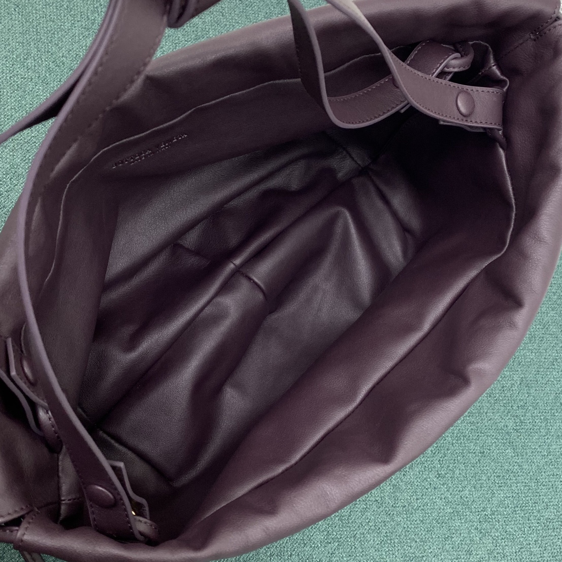 B0tt*ga Ven*ta Medium Pouch Purple, For Women, Women’s Bags 15.7in/40cm