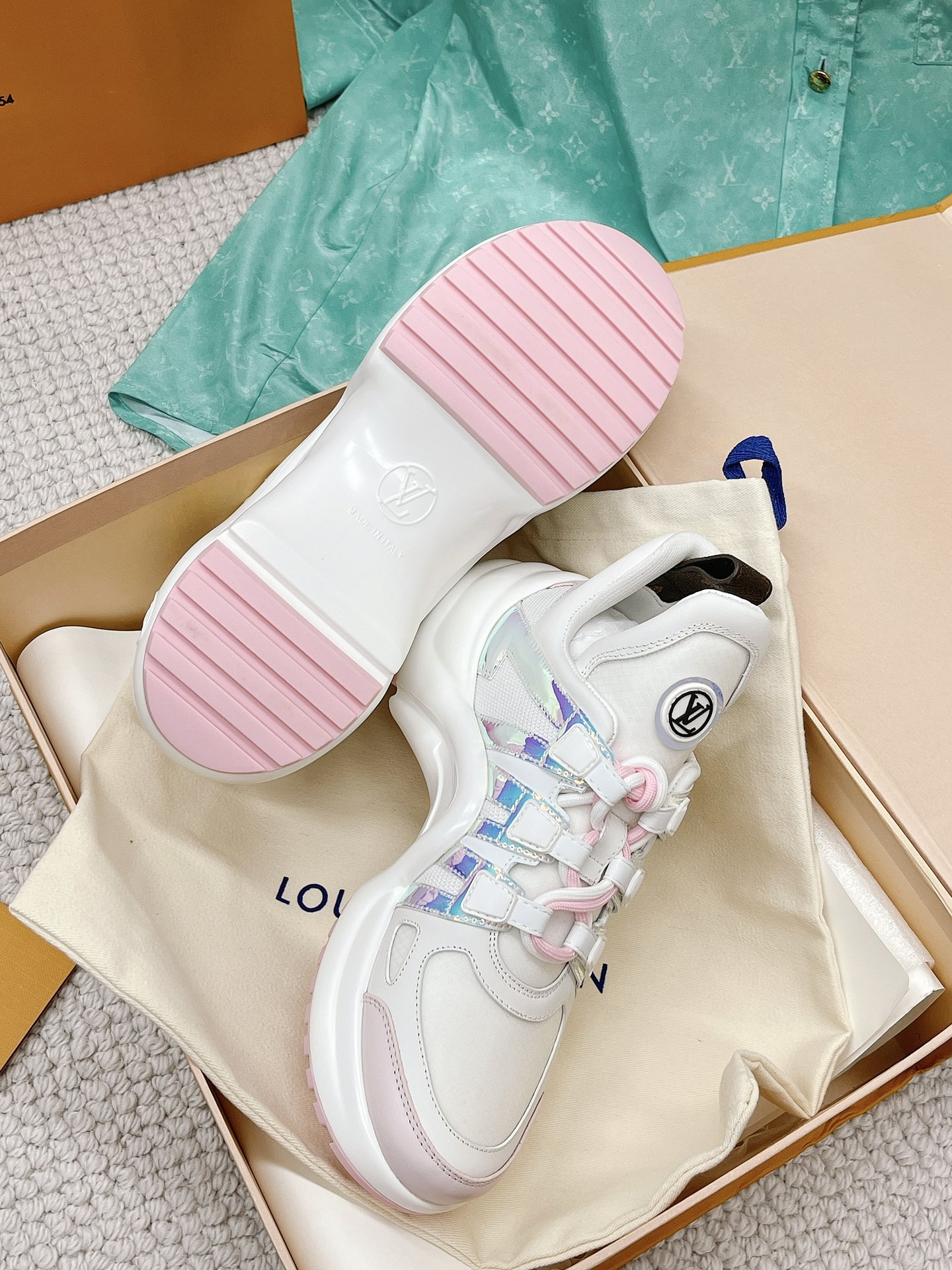 L0vis Vvtt0n Women’s LV Archlight Sneaker Pink For Women LV
