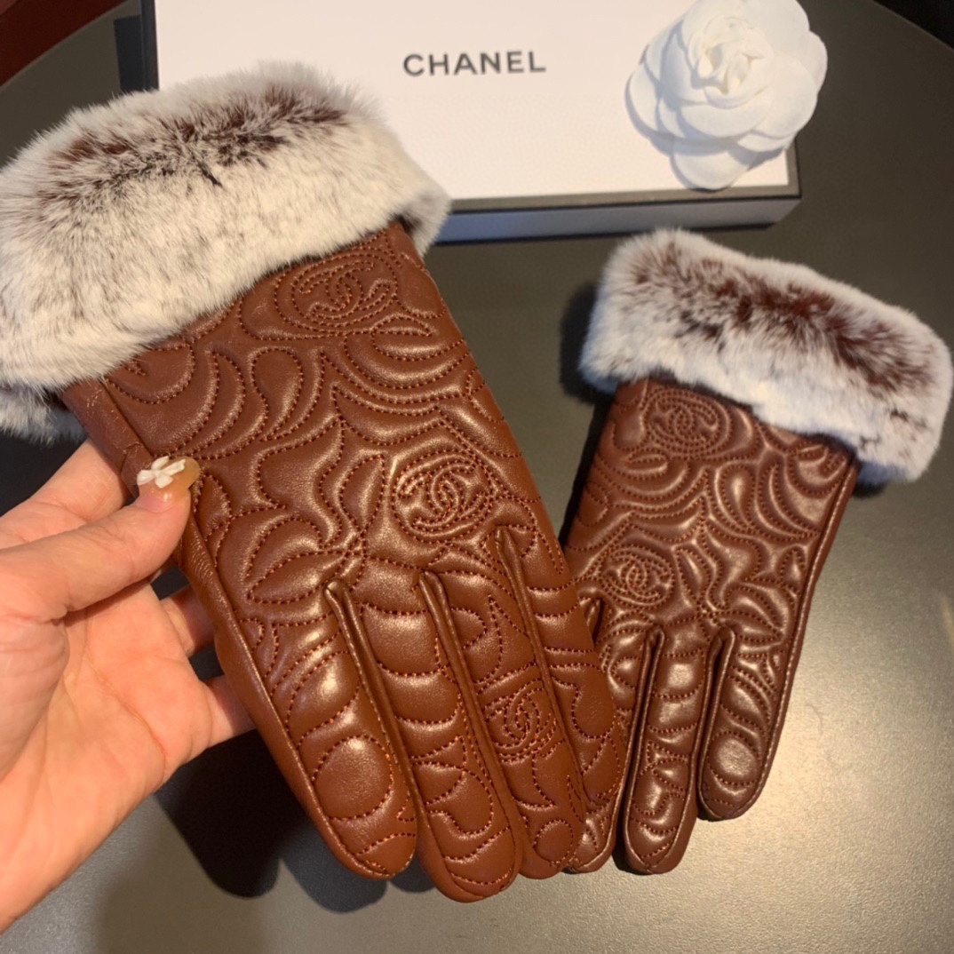 Ch**el Gloves In Brown
