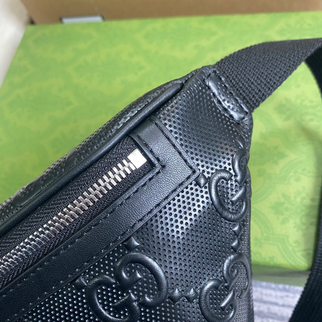 Gvc*1 GG Embossed Belt Bag Black GG Embossed For Men  9.1in/23cm GG 658582 1W3CN 1000