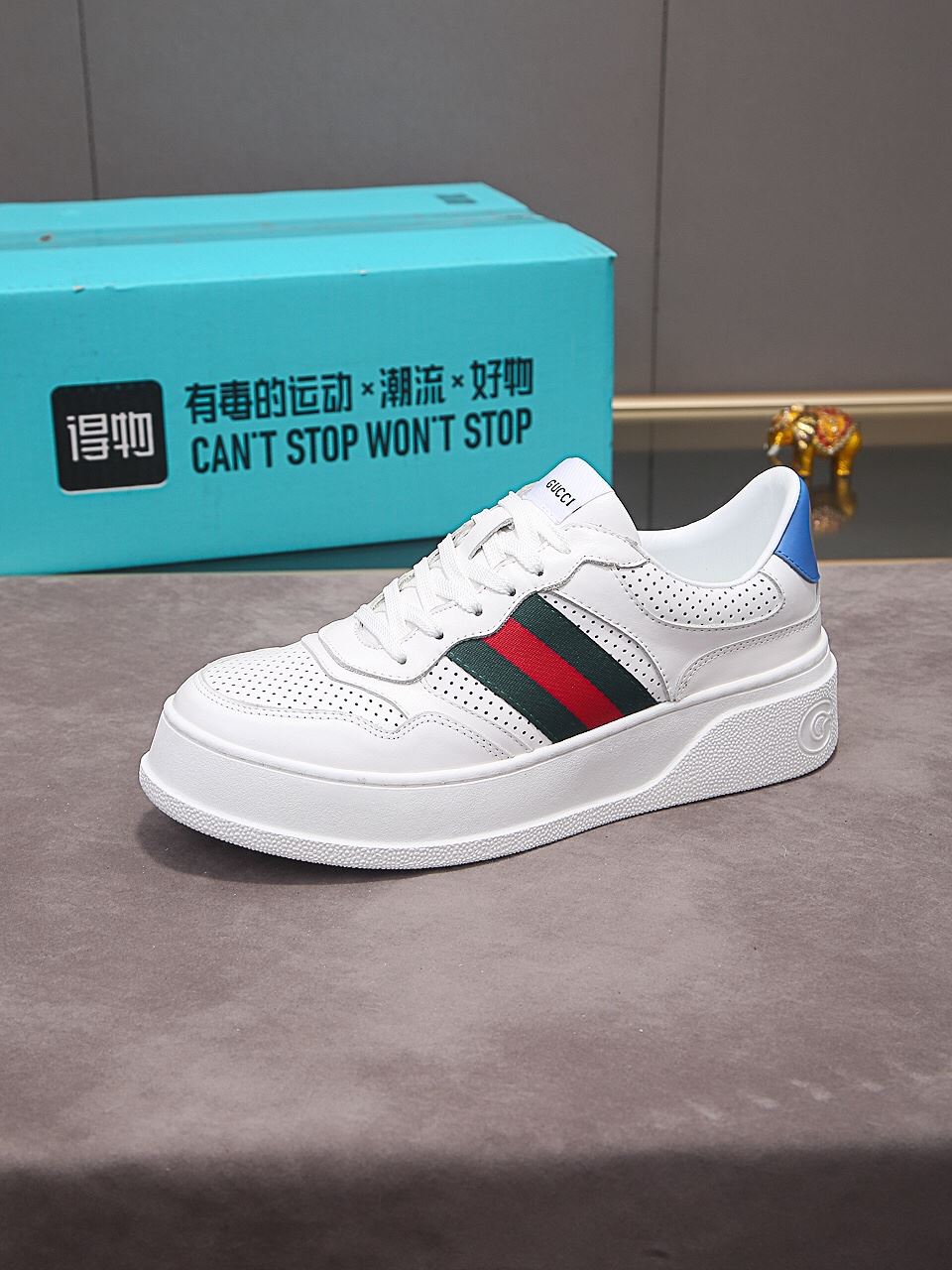 Gvc*1 Men’s Sneaker With Web White For Men 669698 UPG10 9060