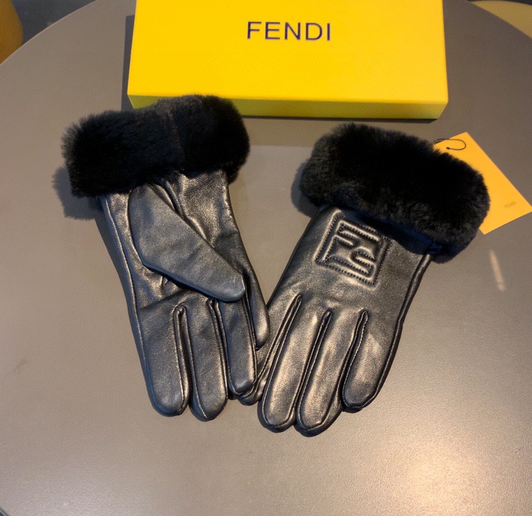 F**di Gloves In Black