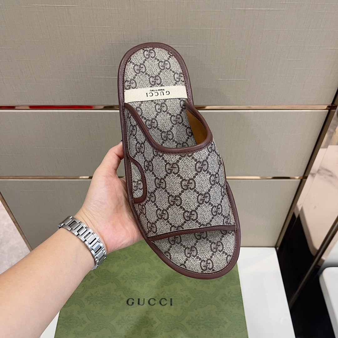 Gvc*1 Men’s GG Svp*me Slide Sandal Brown And Beige For Men 624879 96G60 9762