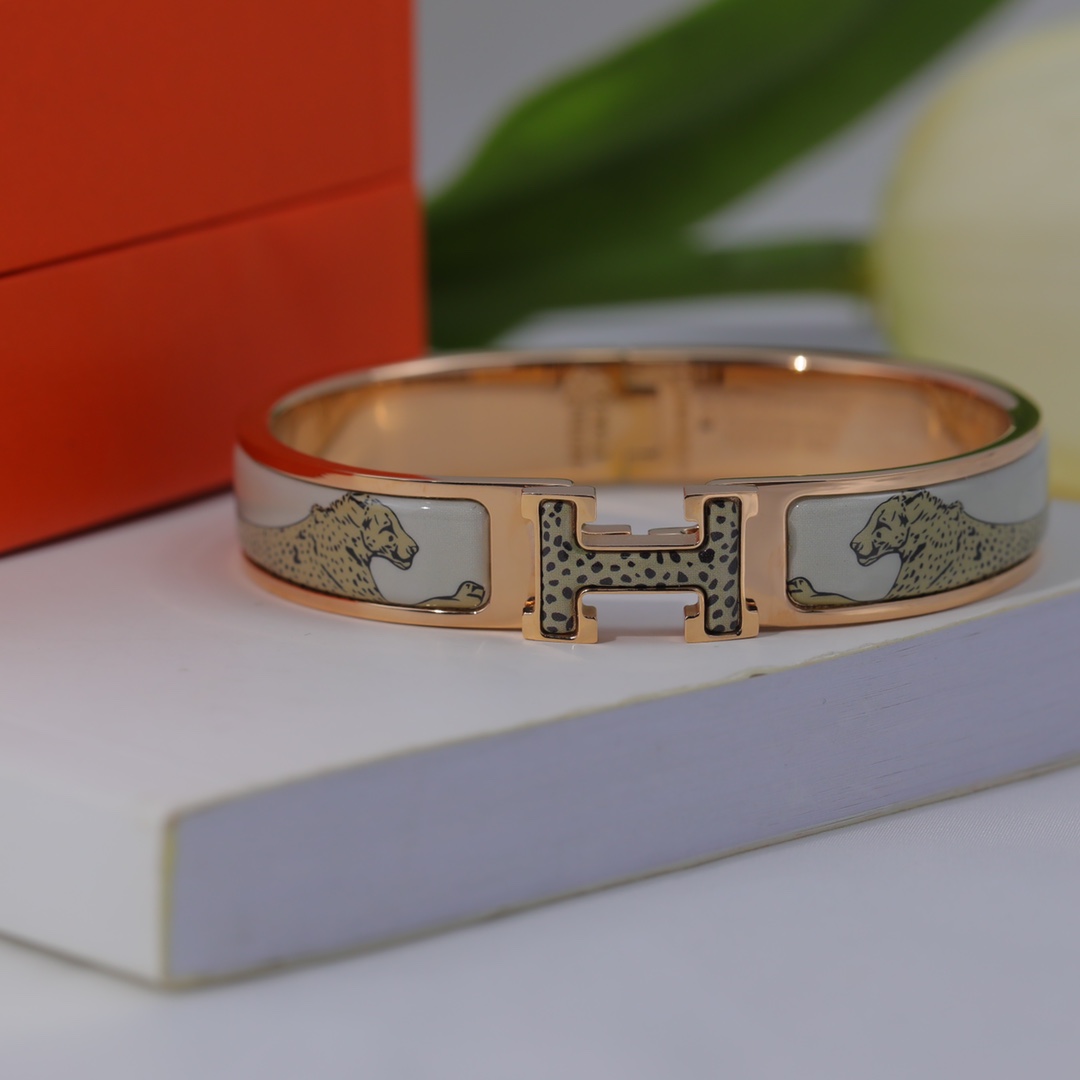 H**me5 Bracelet