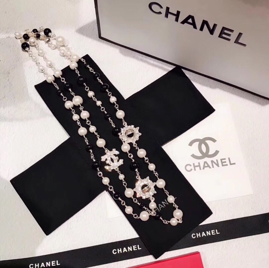 Ch**el Necklace