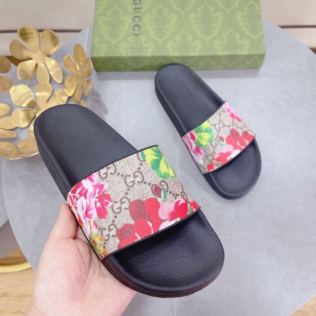 Gvc*1 Men’s Slides Bloom Print Red For Men 408508 G2200 8919