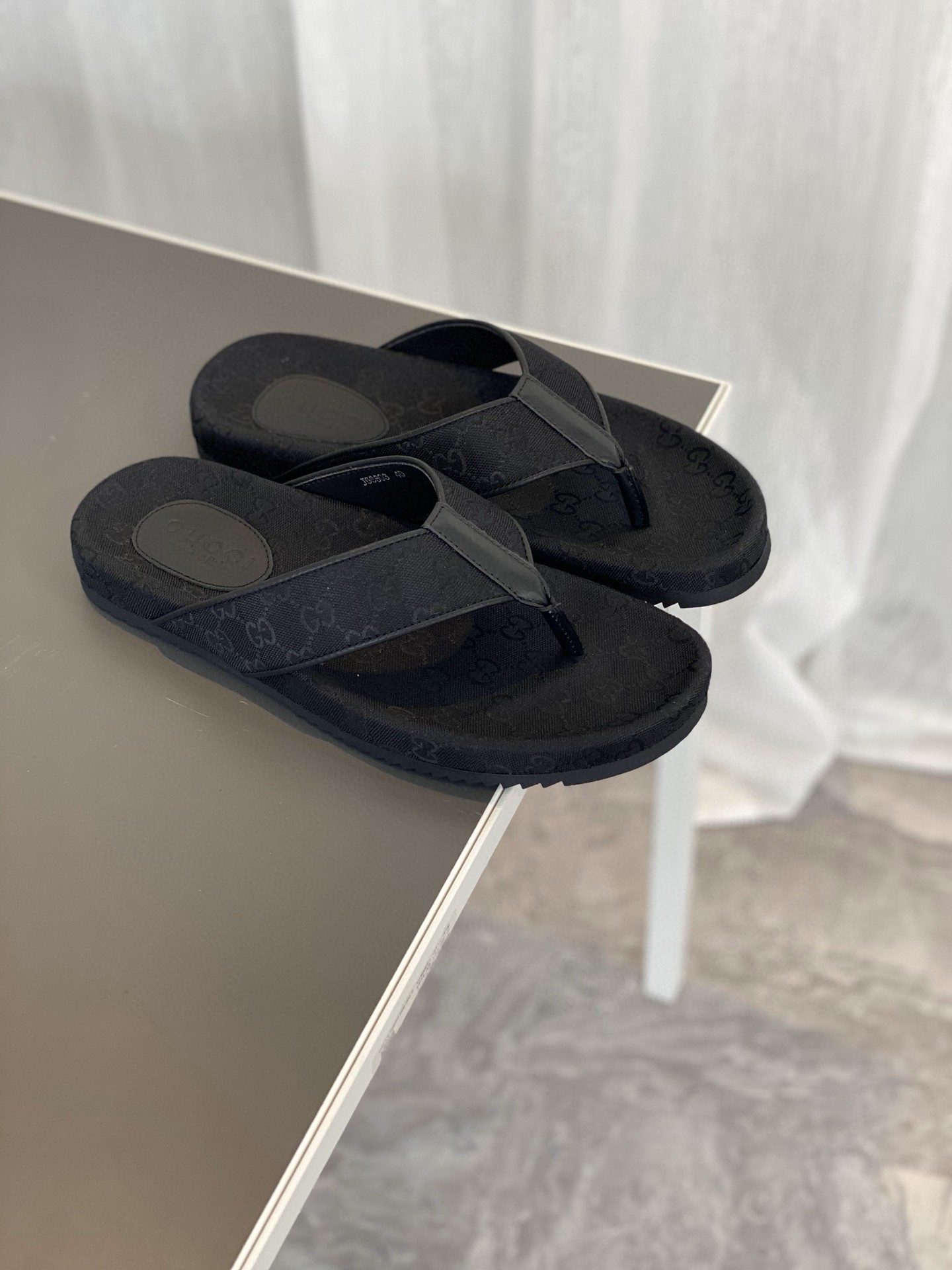 Gvc*1 Men’s GG T-Strap Slide Sandals Black For Men 429362