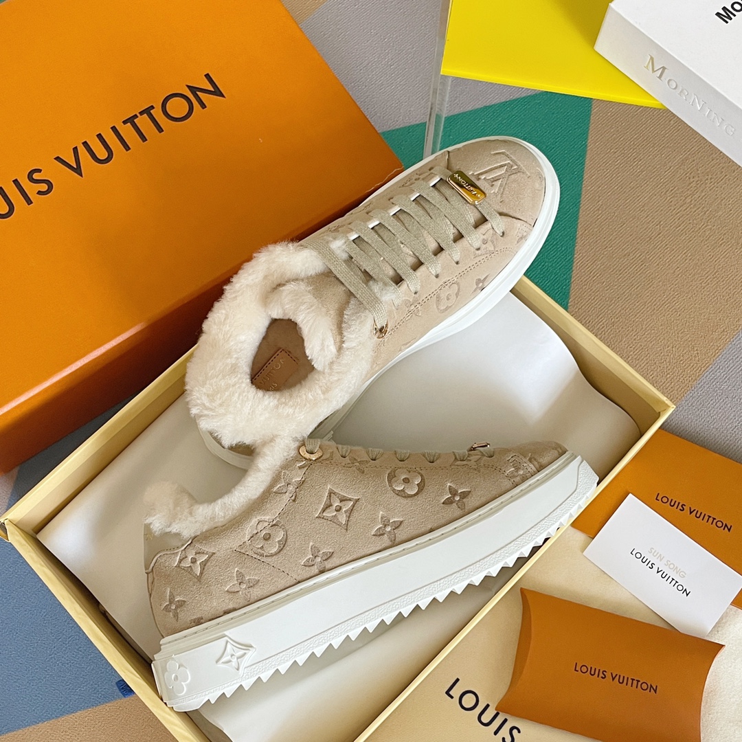 L0vis Vvtt0n Women’s Time Out Sneaker Beige For Women LV