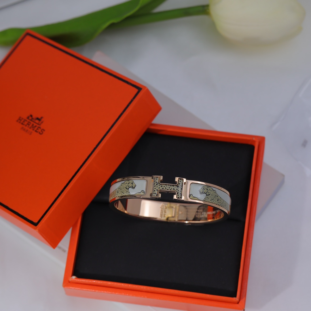 H**me5 Bracelet
