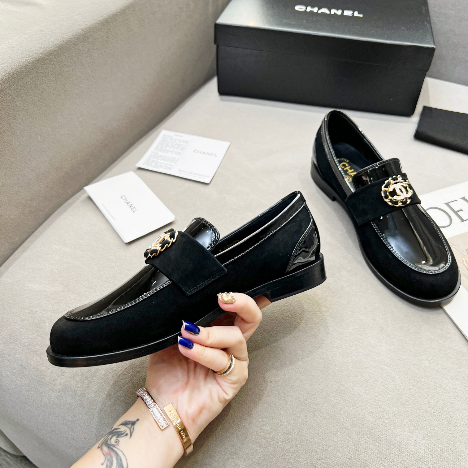 Ch**el Women’s Loafers Black For Women G39606 Y56272 94305
