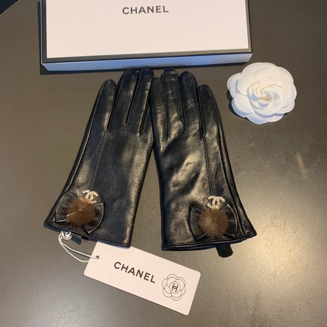 Ch**el Gloves In Black