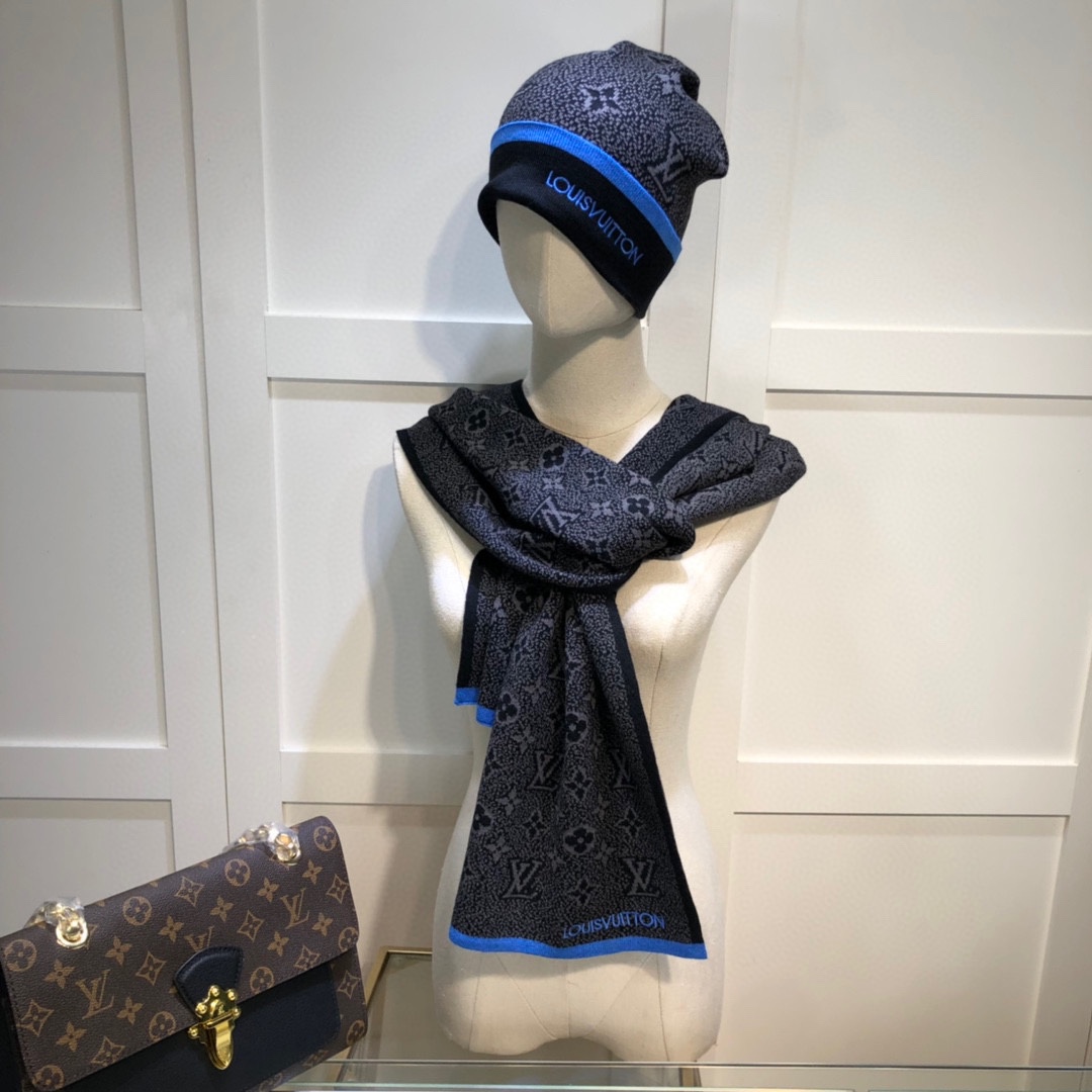 L0vis Vvtt0n Beanie & Scarf Set In Black
