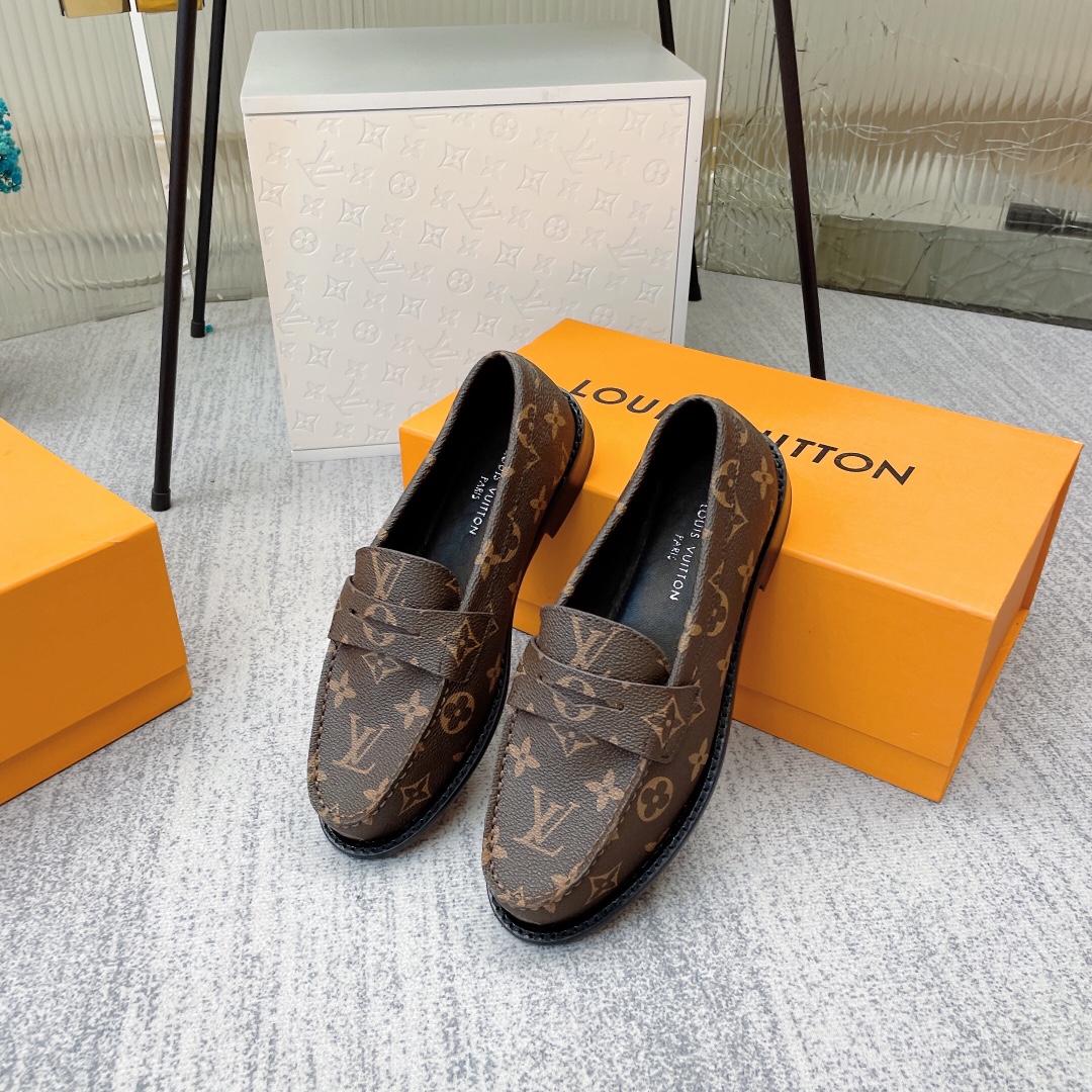 L0vis Vvtt0n Women’s Chess Flat Loafe Cacao Brown For Women LV 1AA1XZ