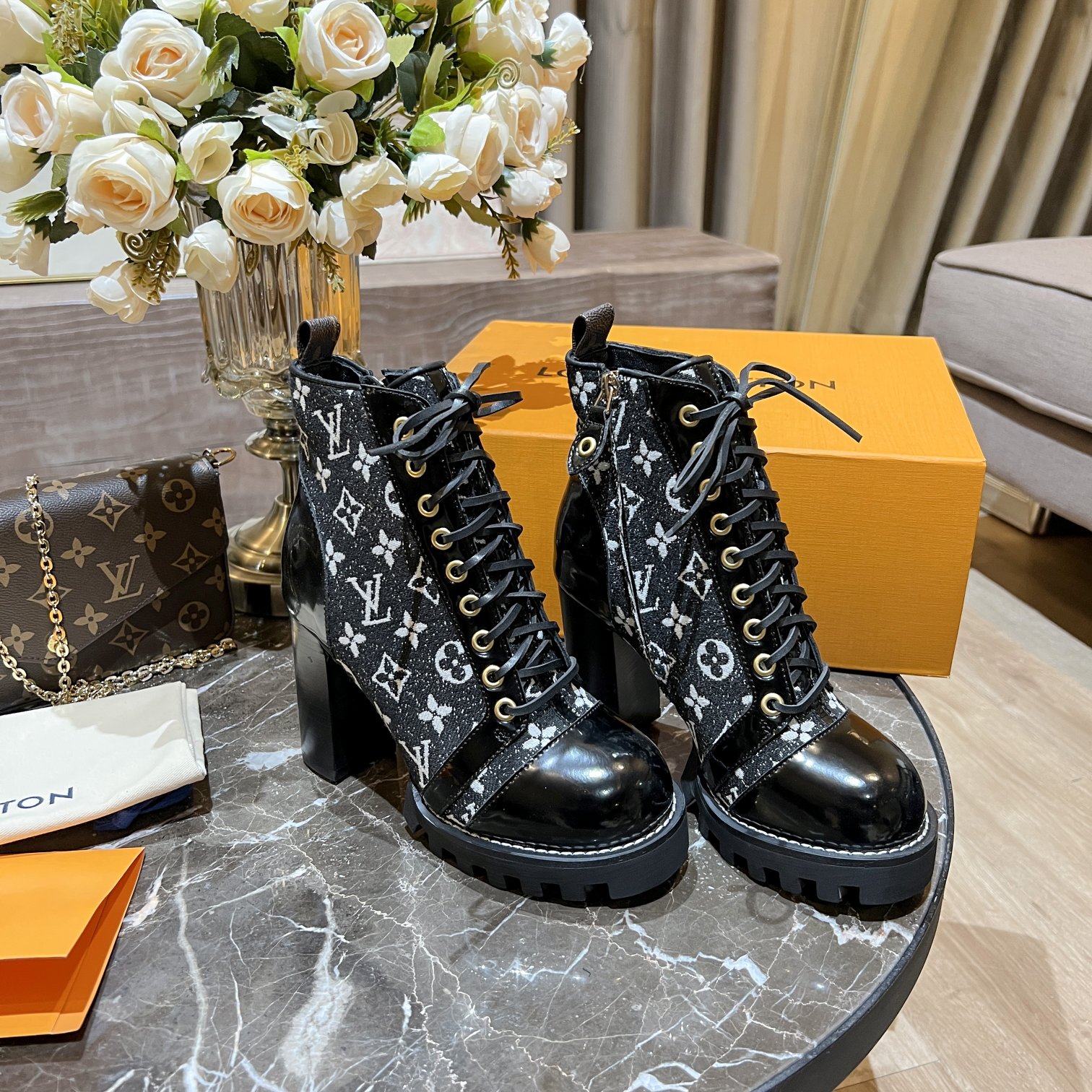 L0vis Vvtt0n Women’s Star Trail Ankle Boots Black For Women LV